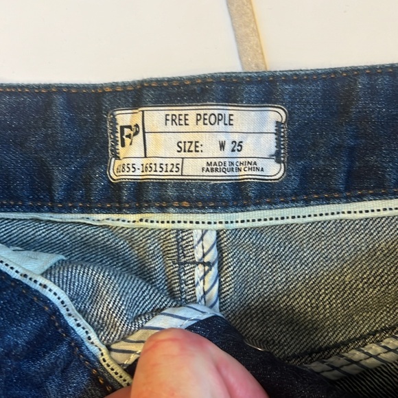 Free People denim Jean shorts EUC 25 - Picture 4 of 5